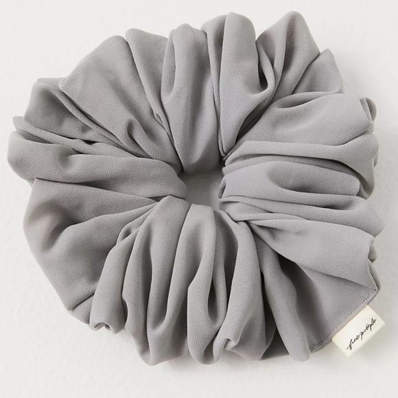 Free People chiffon jumbo scrunchie - Picture 2 of 6